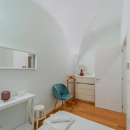 Modern Flat - Borgonuovo 23 アパート